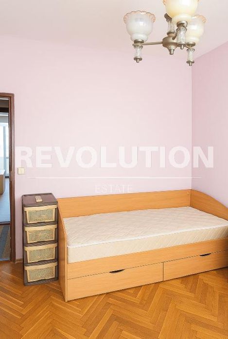 Дава се под наем Двустаен апартамент в Варна, Левски - 76 кв.м за 425 € - Снимка #4