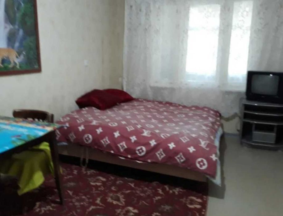 Сдам долгосрочно  2 ком. Квартиру в  Чирчике