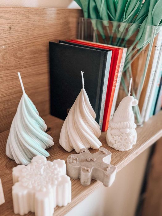 Ръчно изработени коледни свещи от соев восък