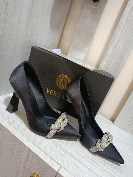 Tufli kabluk Varsace