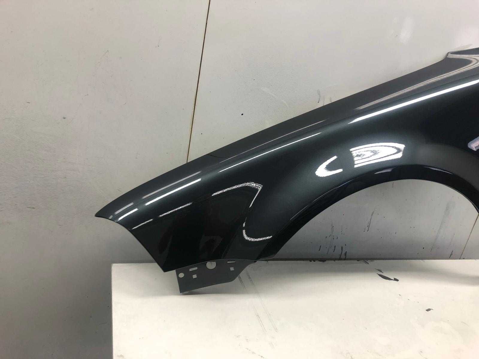 Aripa Fata Stanga VW Passat B5.5 An 2000-2004 (LC7V (Gri))