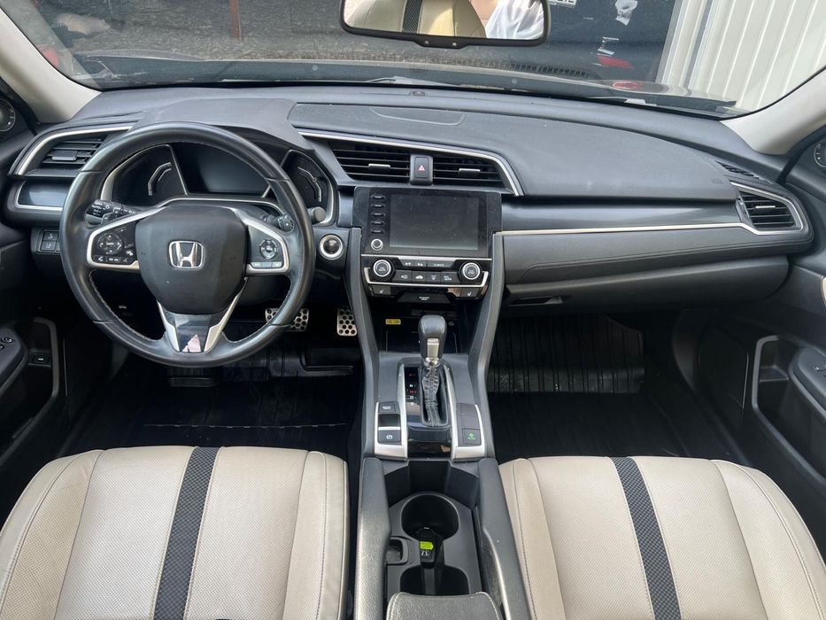 Honda Civic Luxury Edition 1,5 benzina, avariat, AVARIATE