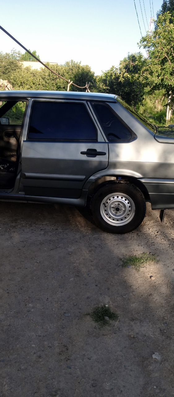 Lada 2115 sotiladi