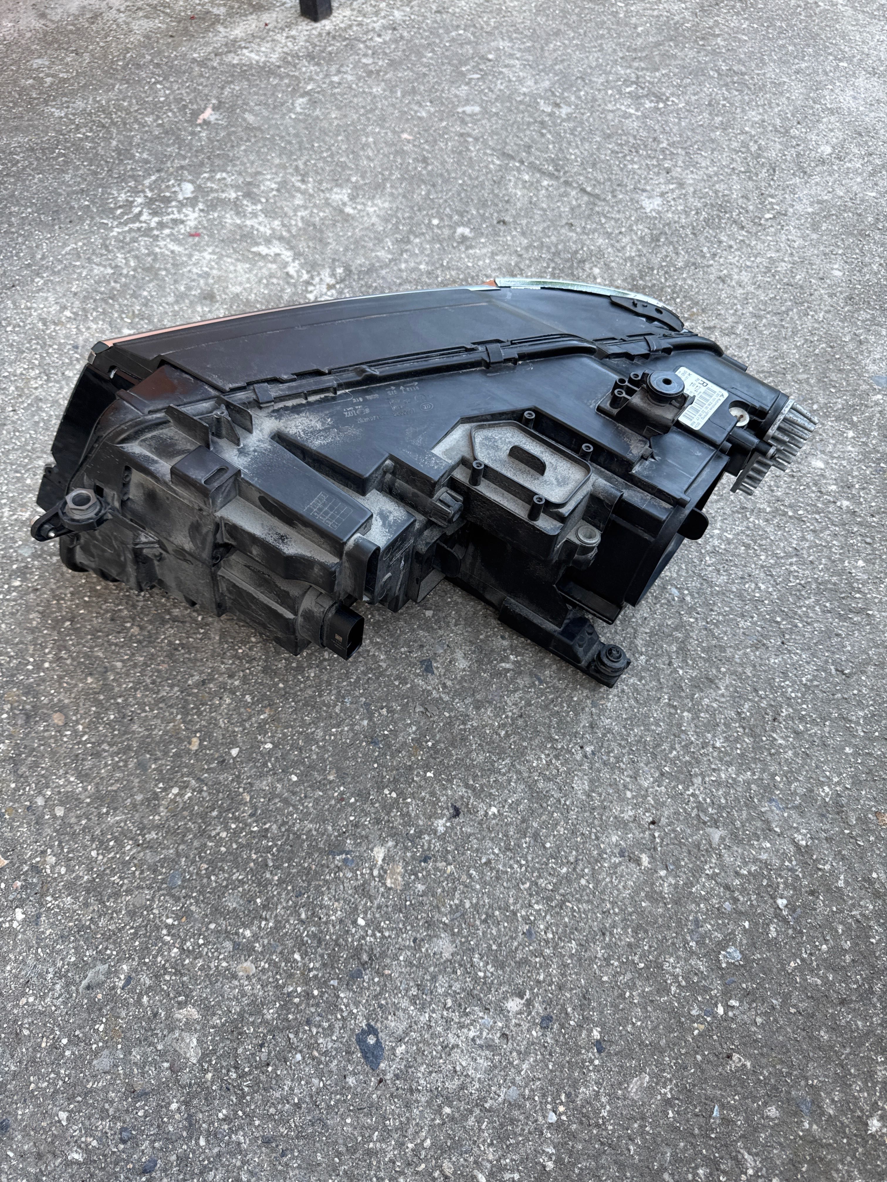 Фар за Фолсваген Тигуна VW tiguan десен