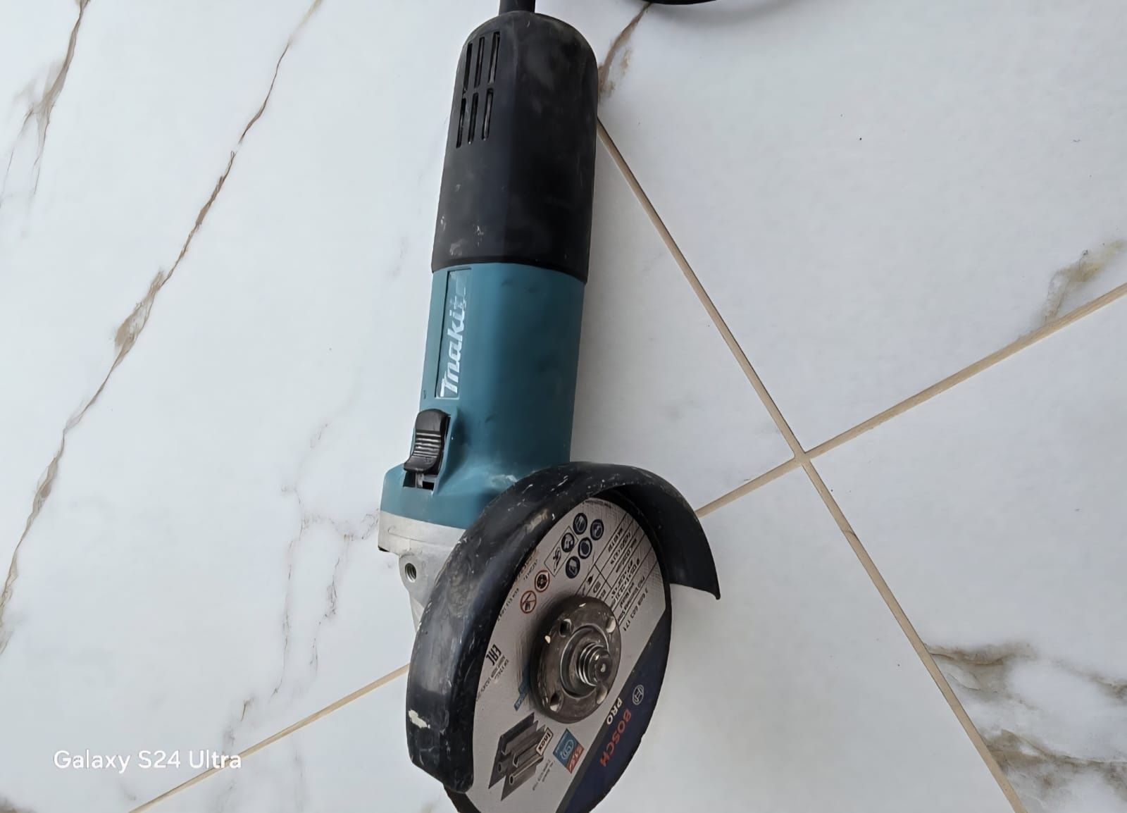 Ъглошлайф Makita 9558NBR