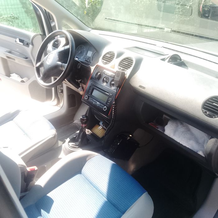 Volkswagen Caddy 7 locuri 1.9Tdi BLS