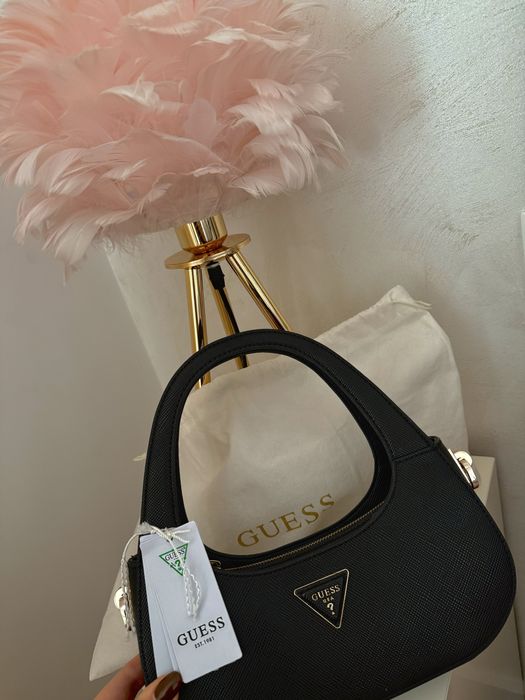 Оригинална дамска чанта Guess