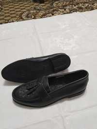 Продам мужские туфли черные классика размер 43 новые Португалия