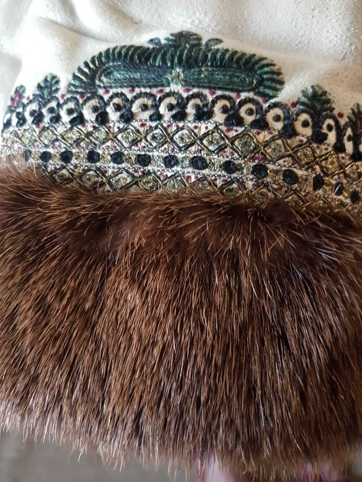 Vând cojoc traditional de damă, din Marginimea Sibiului