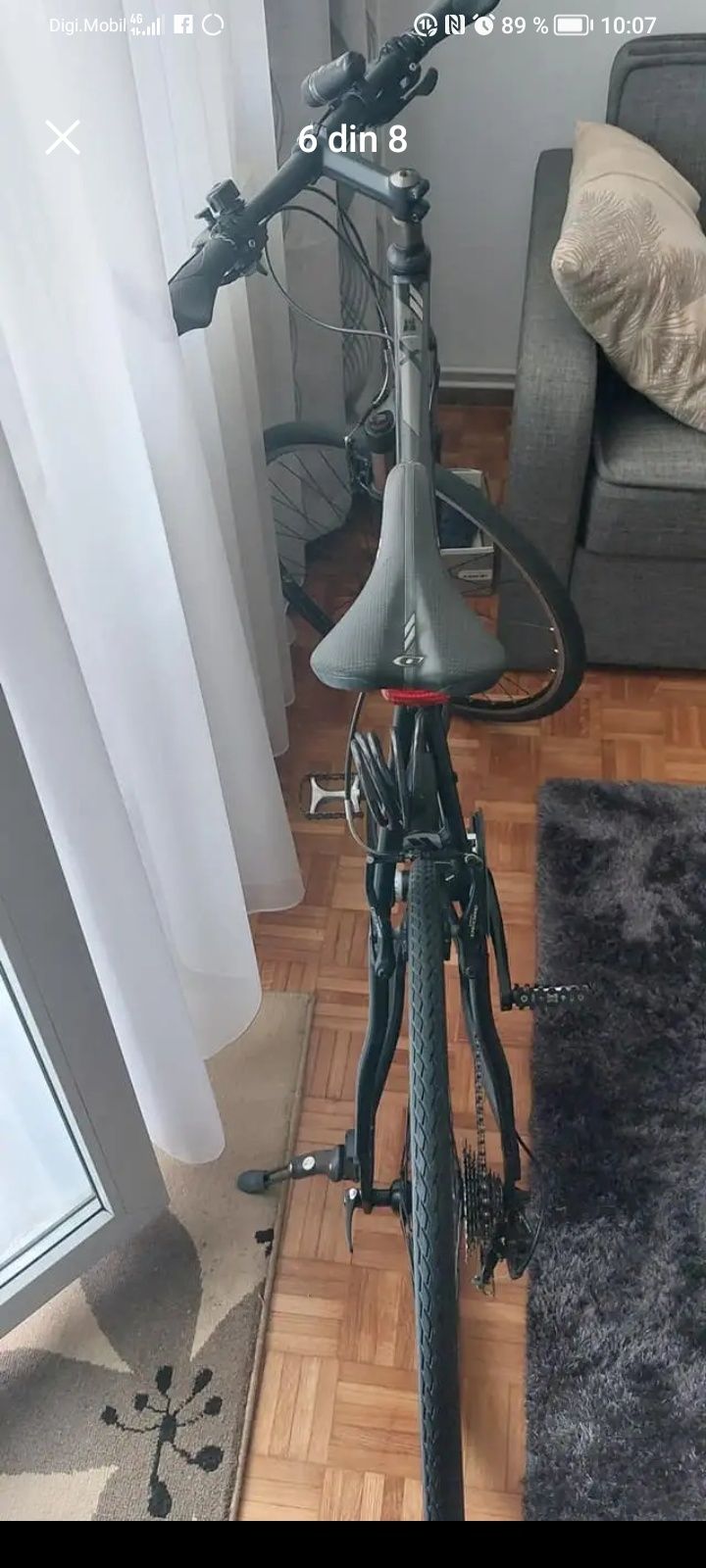 Vând bicicleta în stare buna de funcționare cadru de carbon