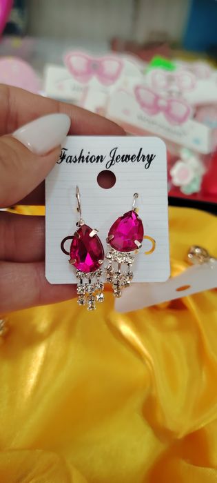 Cercei dama noi cu eticheta