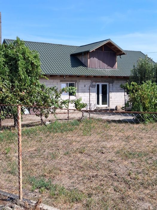 Casă + teren de vânzare în Munteni