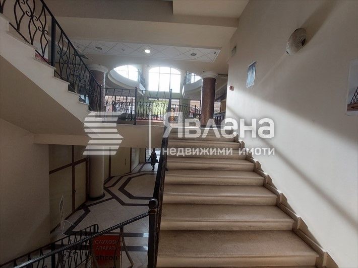 Търговски обект в идеалния център на града