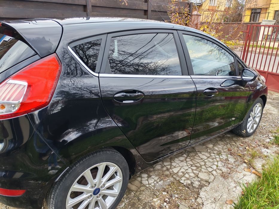 Vând Ford Fiesta