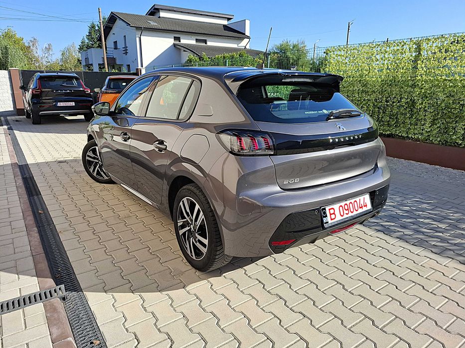 Peugeot 208 1.2i/101Cp ModelAllure Automatic Extra-Full TVA DEDUCTIBIL