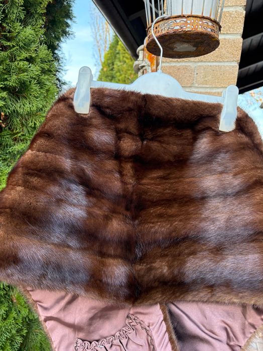 Vând capă din blana naturala de vizon