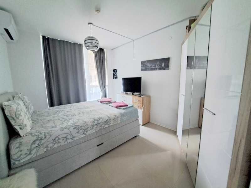 Продава се Тристаен апартамент в к.к. Слънчев бряг - 84 кв.м за 1929 €/кв.м - Снимка #1