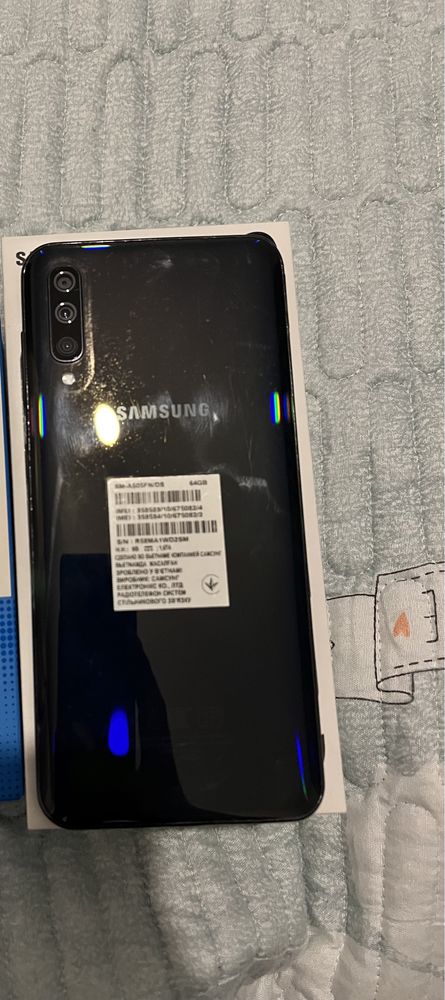 Продам Samsung A50.