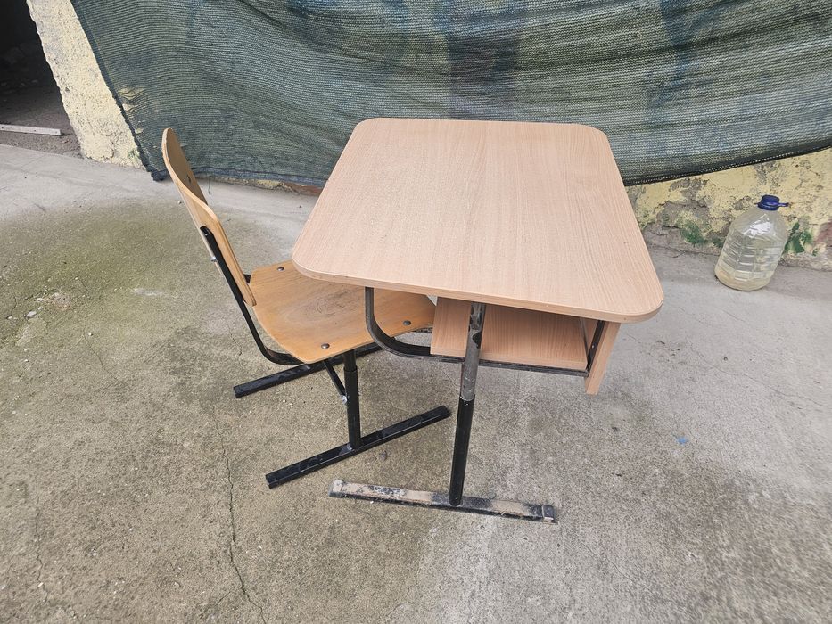 Vând urgent seturi bănci copii