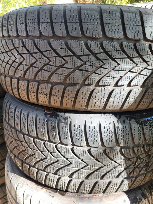 2 бр зимни 225/55/17 Dunlop Runflatt