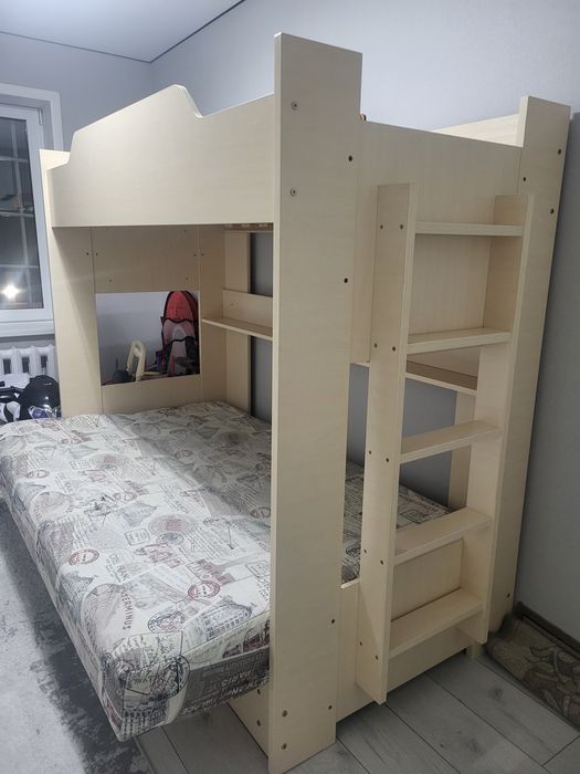 Двухъярусная кровать