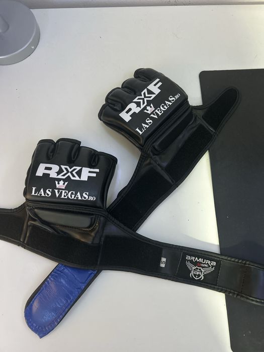 Manusi rxf primite la gala RXF47