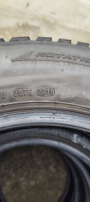 Vând 4 cauciucuri de iarnă Pirelli 195 65 R15