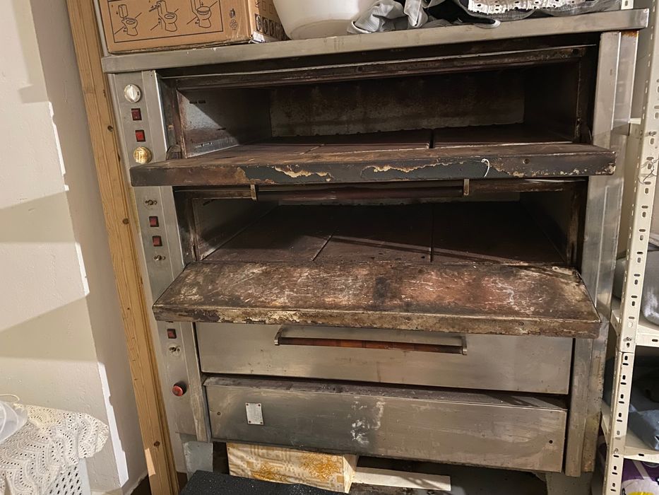 Продавам фурна и миксер за приготвяне на закуски