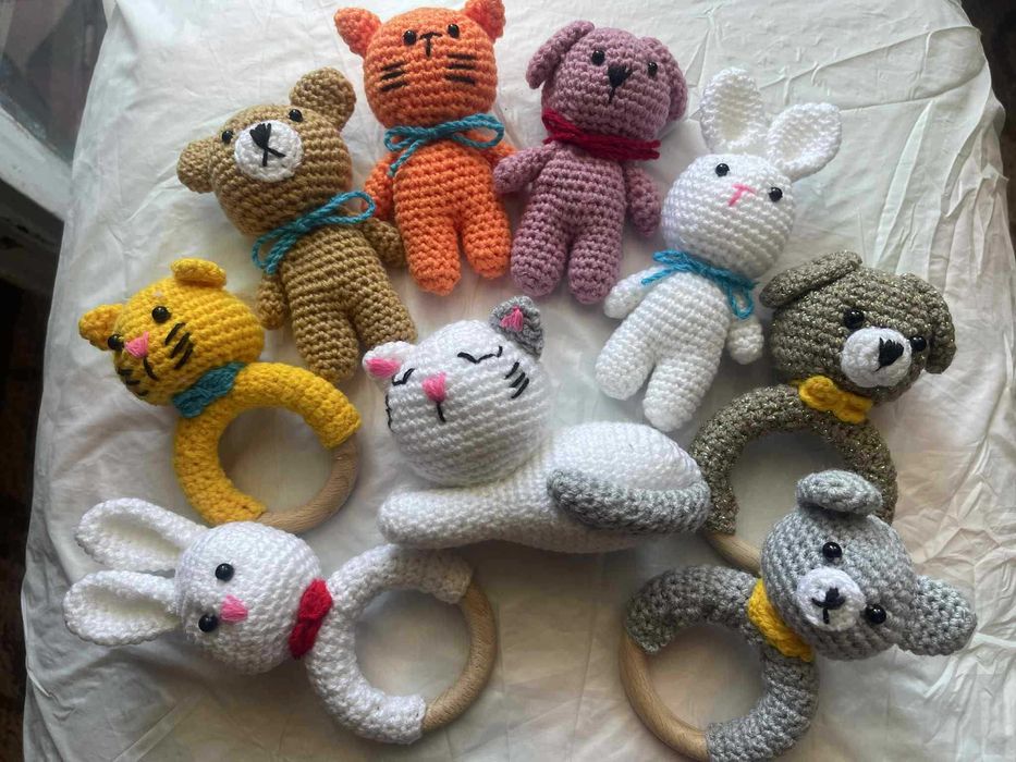 Ръчно плетени играчки