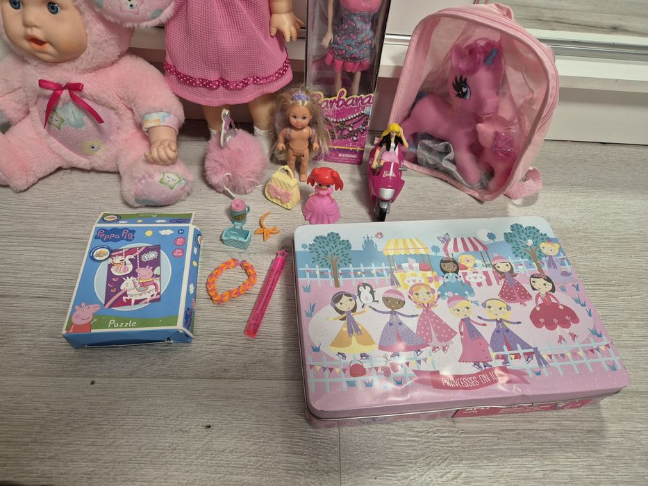 Lot jucarii fetite