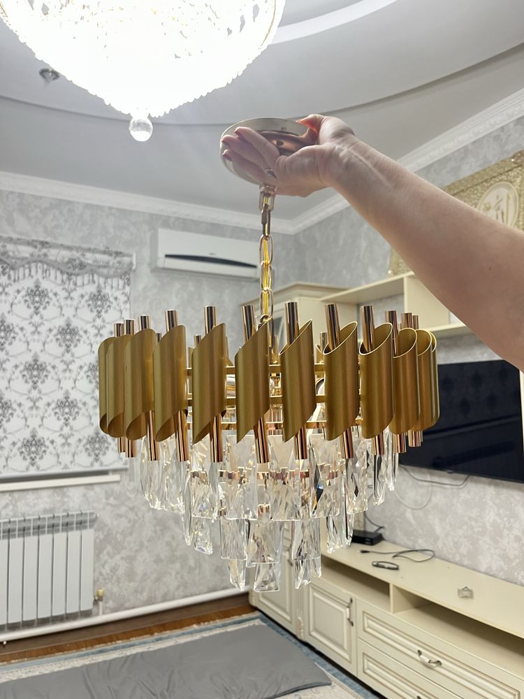 Люстра сатылады б\у   ПРОДАЕТСЯ ЛЮСТРА б\у
