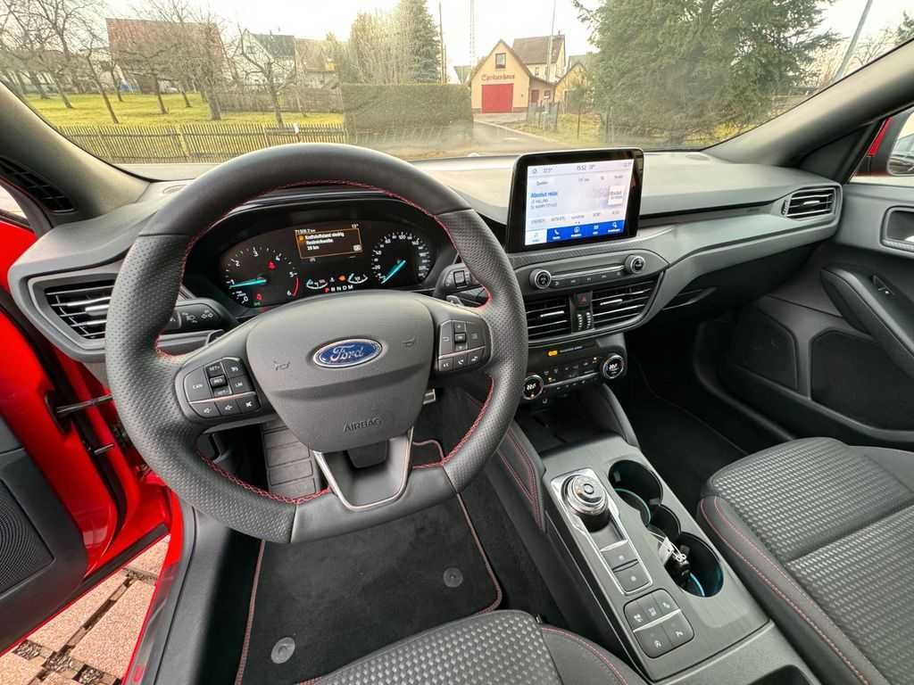 Ford Focus MK4 * STLine * Panoramic * Maxton Design * CarPlay * Camera