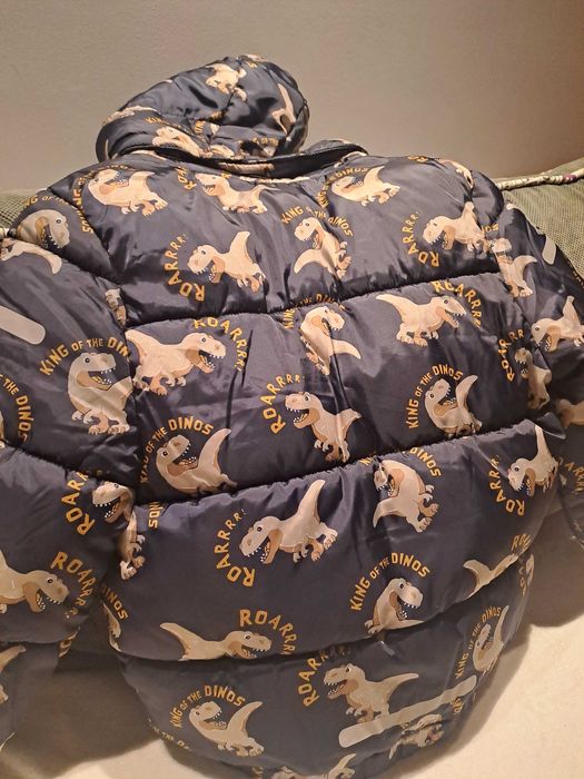 Детско яке с динозаври