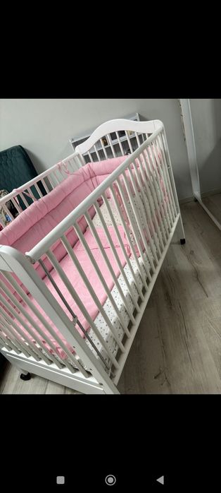 Pat din lemn masiv+saltea +lenjerie completa