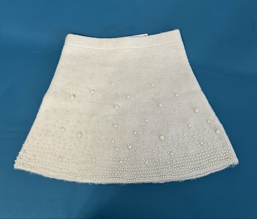 Fusta Zara, noua, tricotata cu perle, S