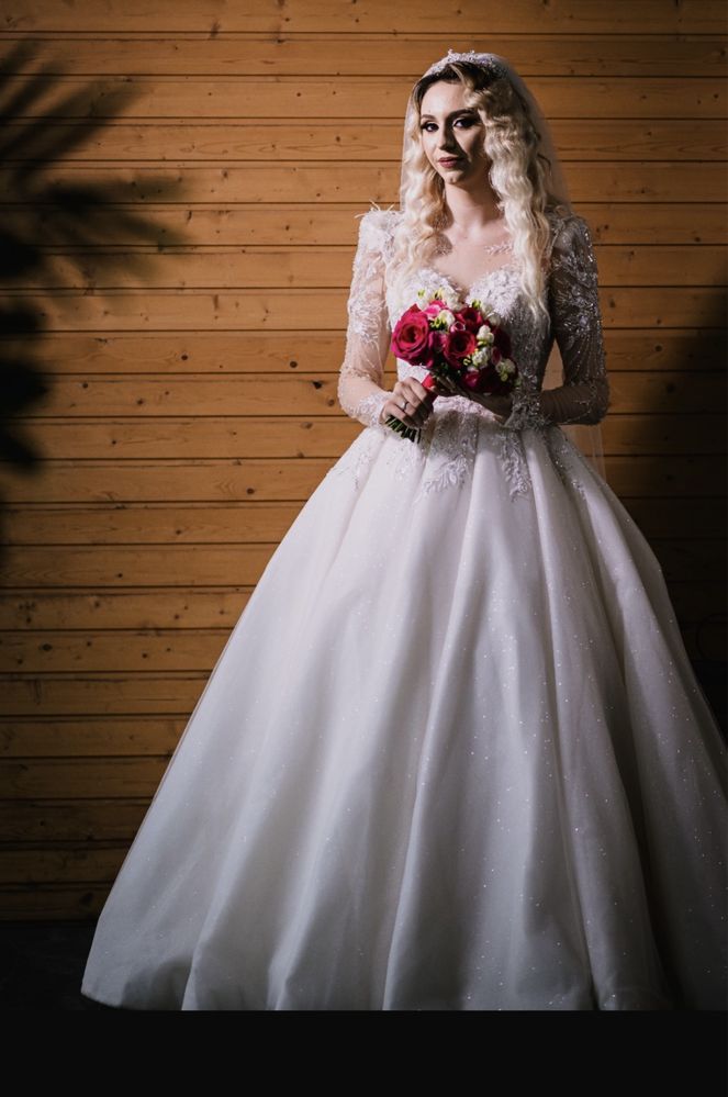Rochie de mireasa , stare excelenta