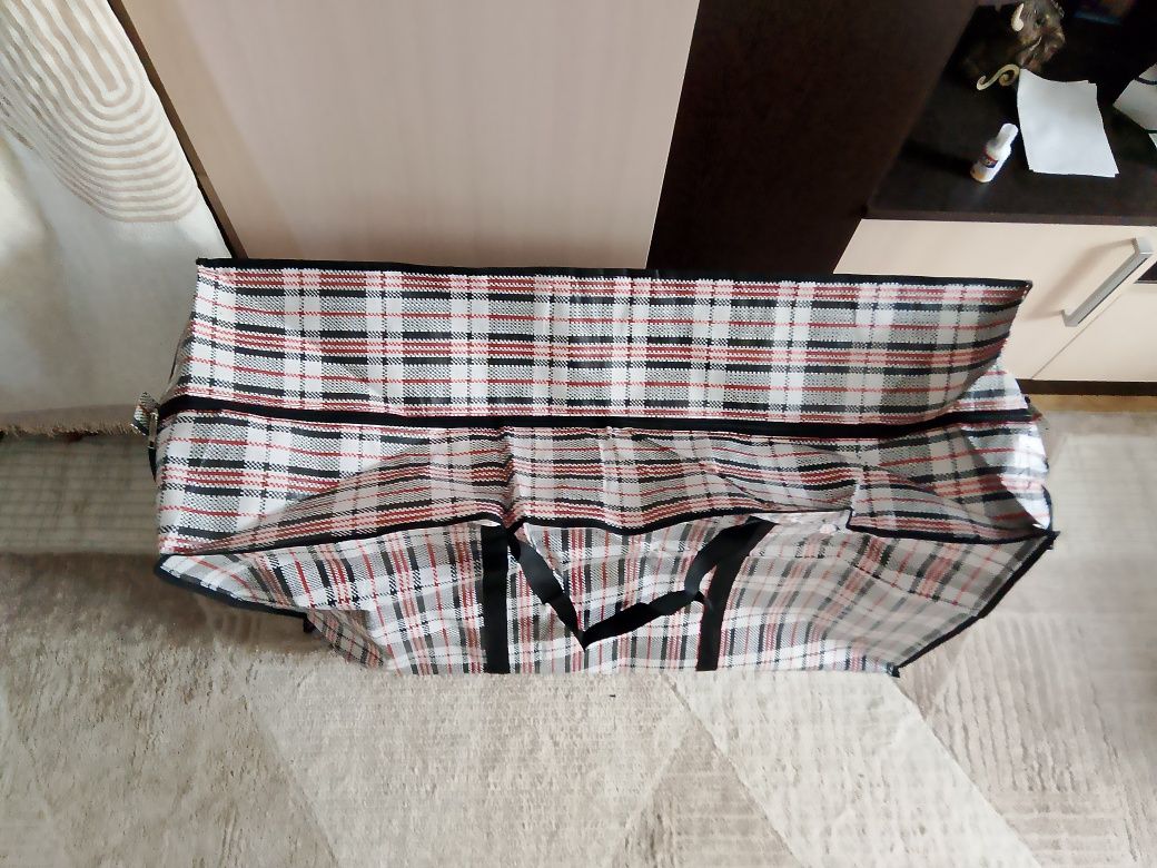 Продам китайскую клетчатую сумку