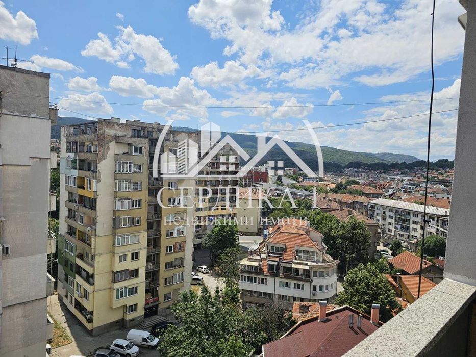 Дава се под наем Тристаен апартамент в Перник, Център - 66 кв.м за 357 € - Снимка #5