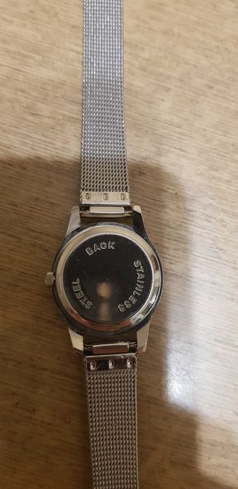 Дамски часовник с айфелова кула