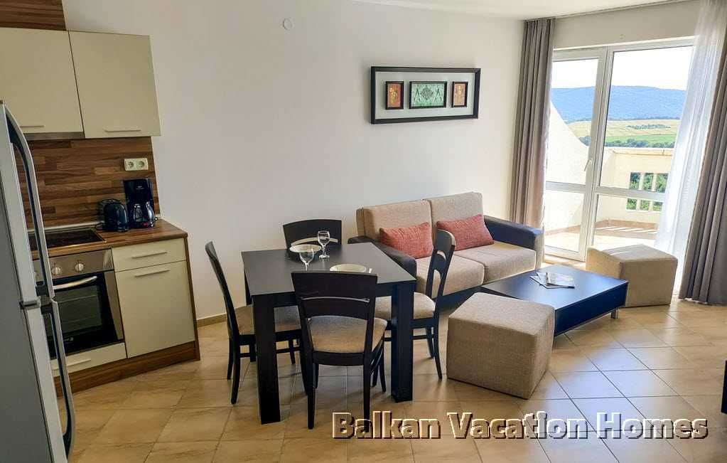 Продава се Двустаен апартамент в Бяла - 84 кв.м за 816 €/кв.м - Снимка #2