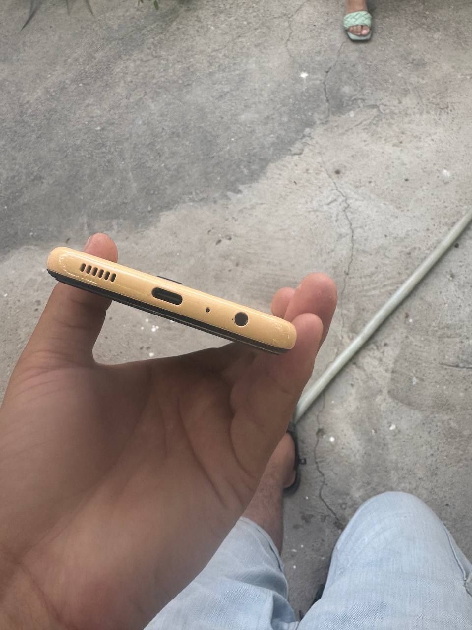 Ishlab turgan telefon sotiladi pul kerakli uchun satayaman a 13