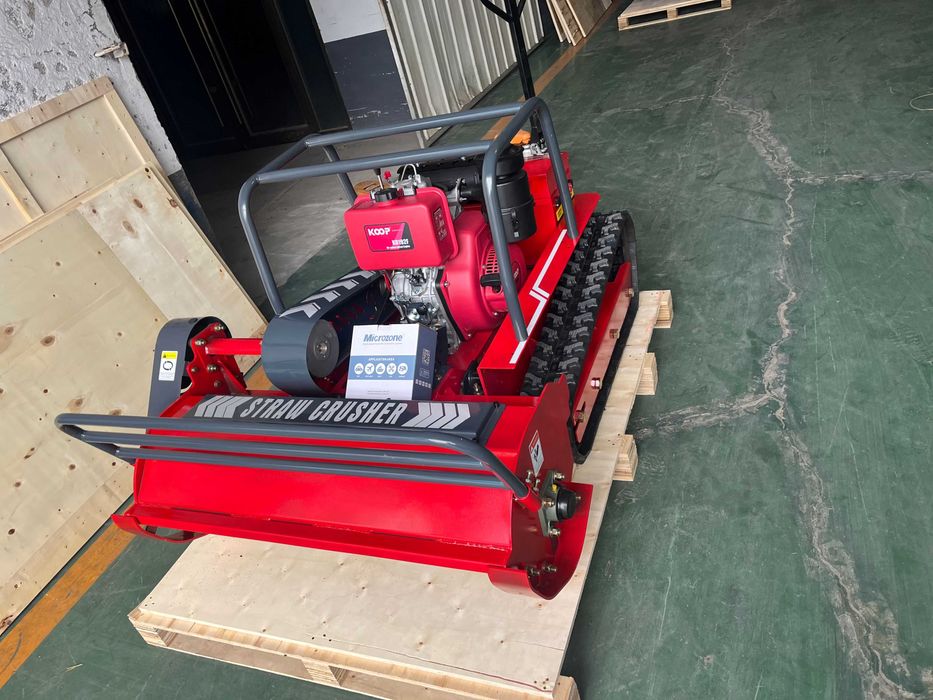 Robot de tuns iarba cu telecomanda si motor Diesel