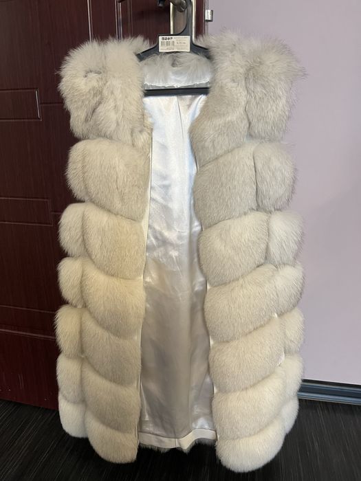 Пухен елек от лисица