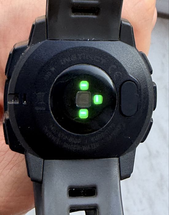 Смарт часы. Garmin Instinct