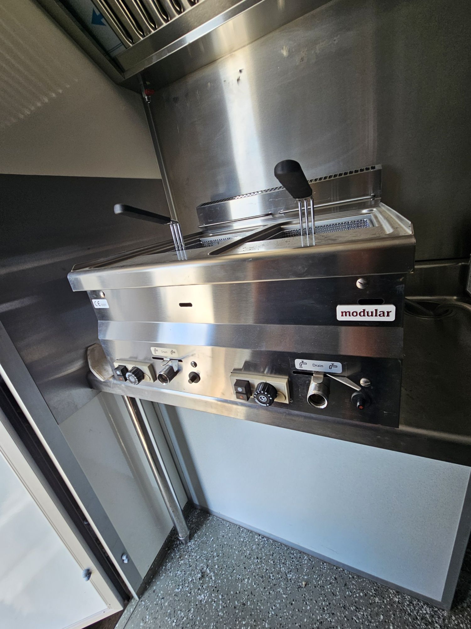 Foodtruck  / Fast Food / Bucatarie
