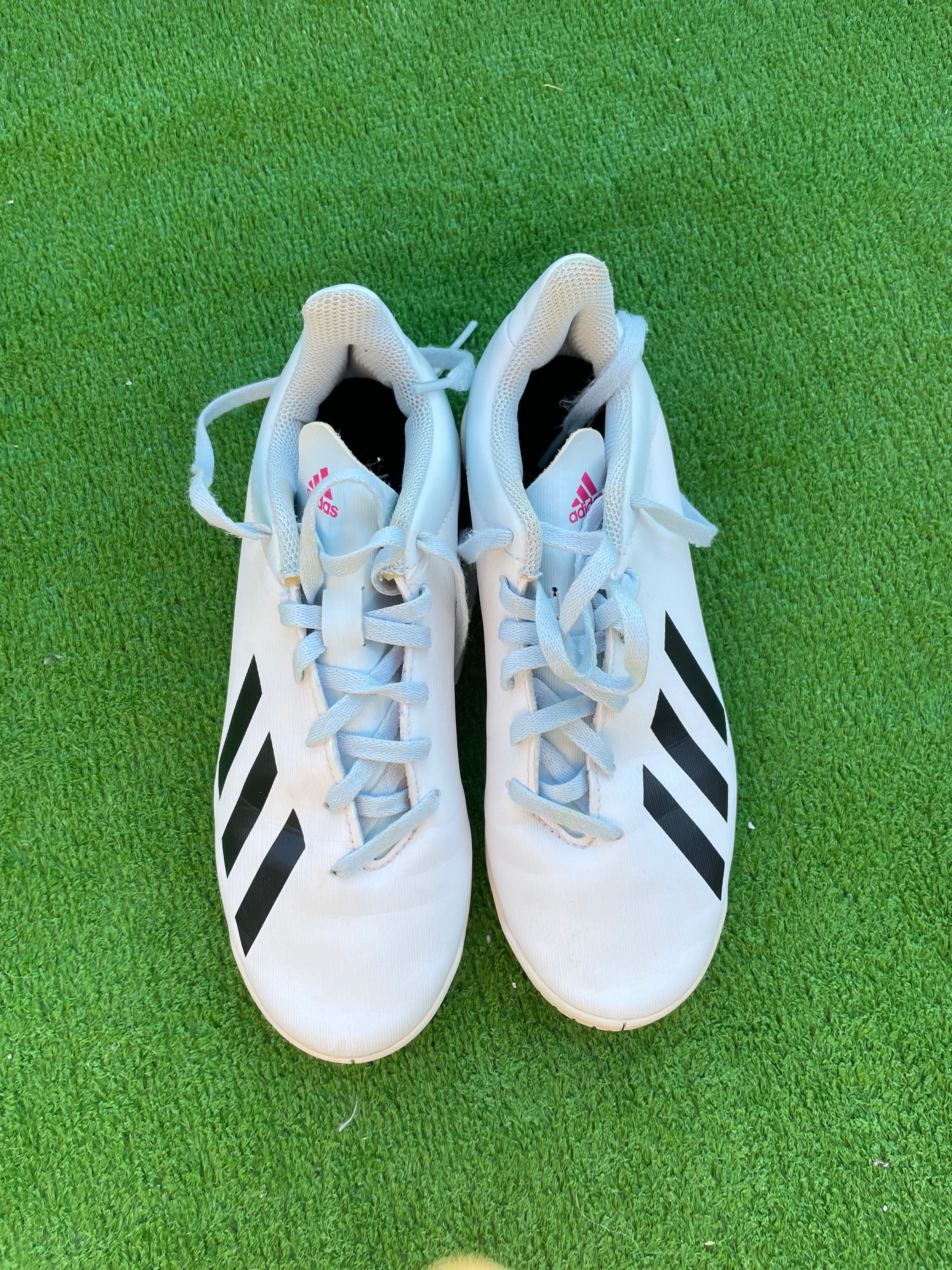 Adidasi fotbal copii