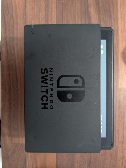 Nintendo Switch 1 + Super Mario Odyssey