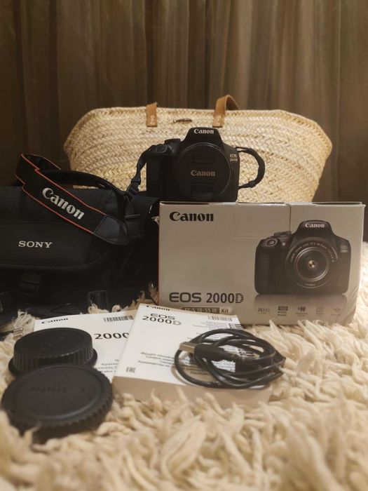 Продавам Canon 2000D на около 200 кадъра