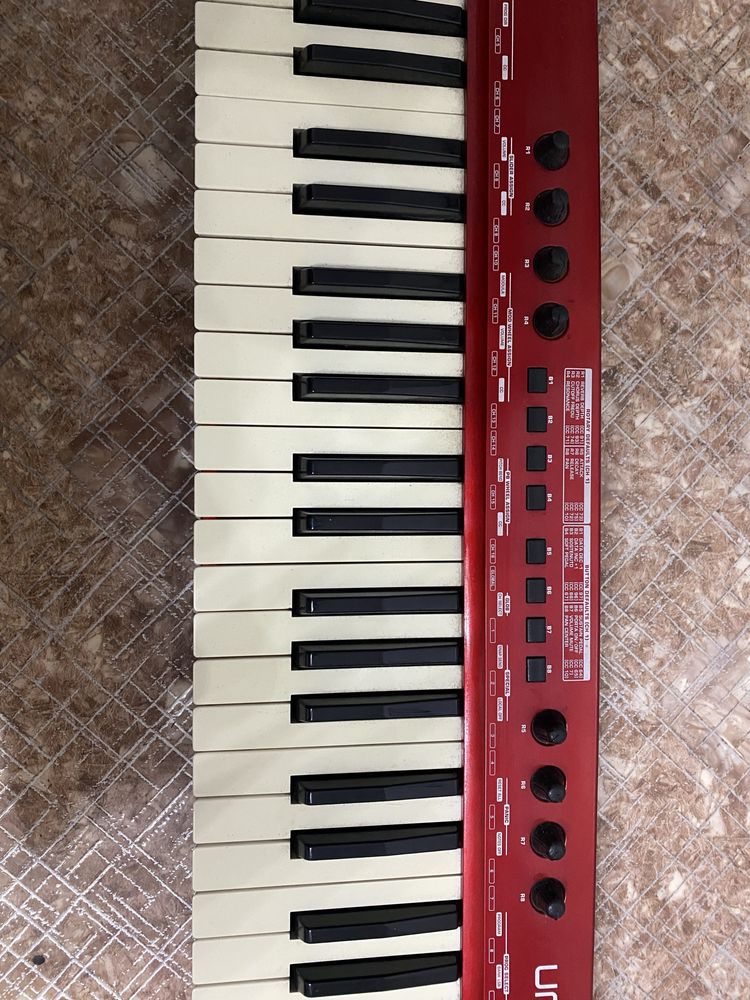 Midi контроллер UMX610