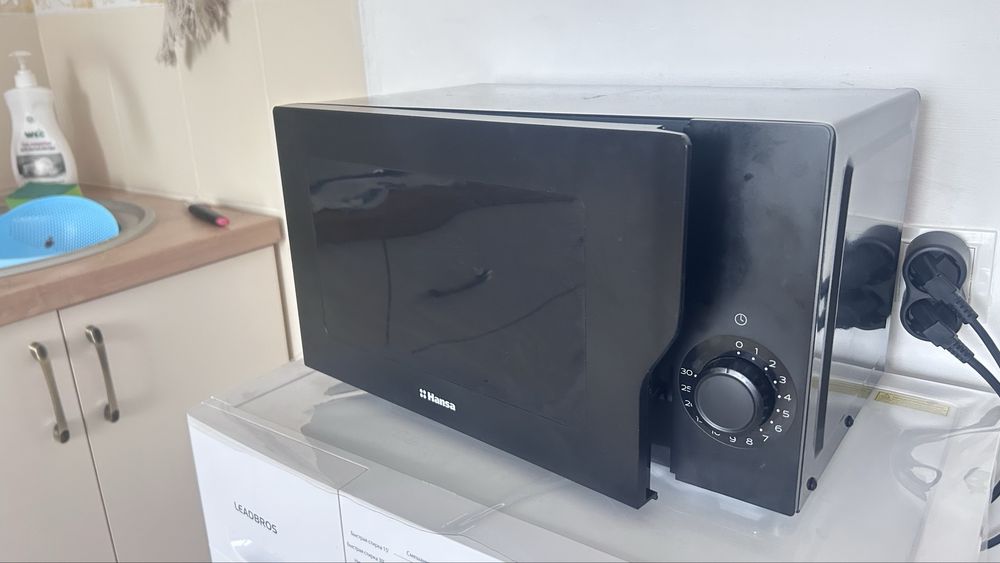 Микроволновка Hansa